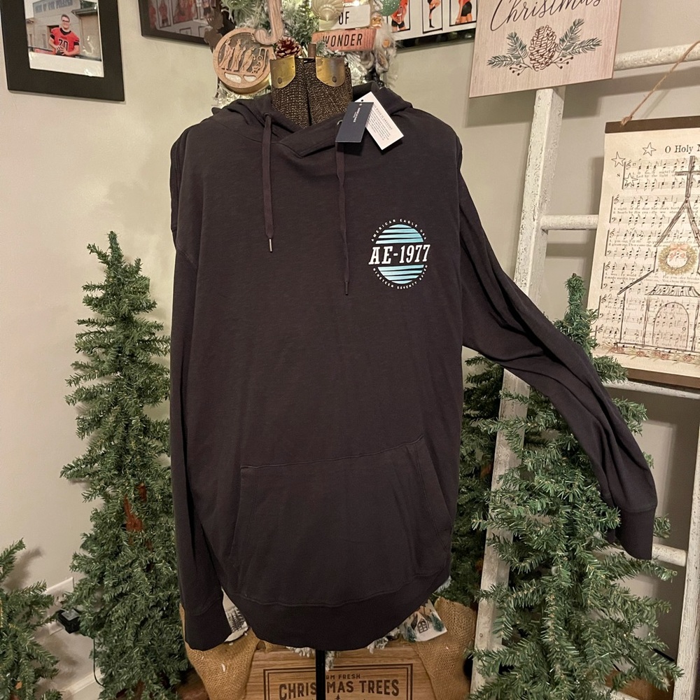 NWT American Eagle Men’s Graphic Long Sleeved Black Hooded Tee.